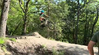 Sandstone Sender