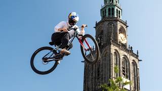 Urban Slopestyle CHAOS | Red Bull District...