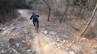 北京香山模式口北线下坡 Beijing...
