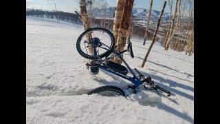 Спуск на велосипеде по...