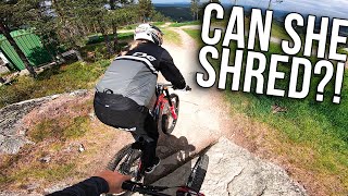 CAN MY GIRLFRIEND RIDE DOWNHILL?! *Järvsö...
