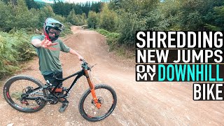 SHREDDING NEW JUMPS ON MY DOWNHILL BIKE//...