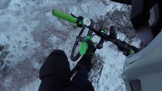 14 01 017 utforsker Skansehytta,opp tårnet /...