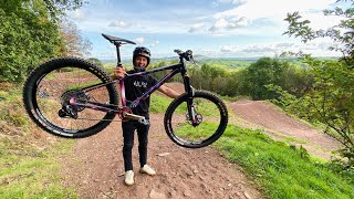 RIDING THE DREAM HARDTAIL AT A DOWNHILL BIKE...
