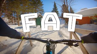 ❄️ Fatbiking on a bluebird day at Sentiers...