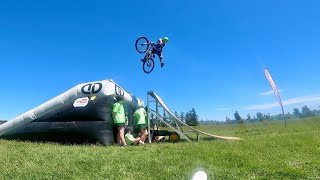 SENDING IT OVER SCHOOL KIDS!!! - TE TIPUA...