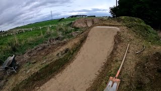 MAKING MORE MTB DIRT JUMPS TIMELAPSE -...