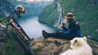 MTB Freerider Makken & his Dog Charge...