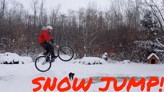 BIKE SNOW JUMP!!!!