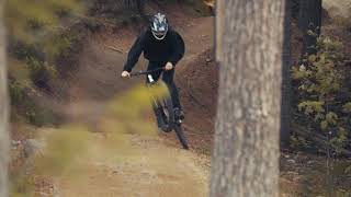 Riding Järvsö Bikepark on a slopestyle bike