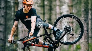 Kade Edwards - Flat Out WHIPS & MANUALS -...