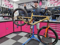 UPGRADING MY ENDURO MTB WITH FACTORY CUSTOM...