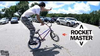 Skatepark Local With Amazing Balance Teaches...
