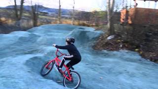 Pump Track. Leksdal Skole. Martin og Vemund tester