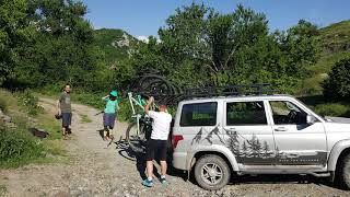 Off-road shuttle and MTB trail ride