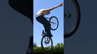 BACKYARD MTB TRICK JUMP #shorts #mtb