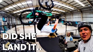 I TAUGHT  MY GIRLFRIEND HOW TO BACKFLIP HER...