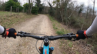 Descente vers Cimetière Saint Romain Monts d'Or