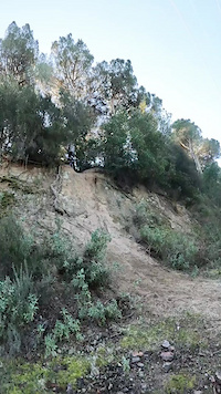 Bajando la pared del depósito